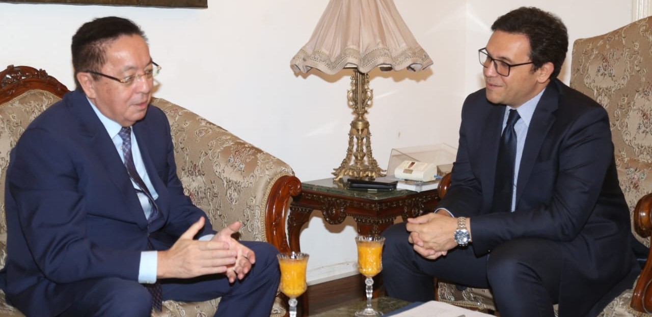 وزير الثقافة يبحث مع سفير كازاخستان التعاون في المجالات الثقافية والإبداعية