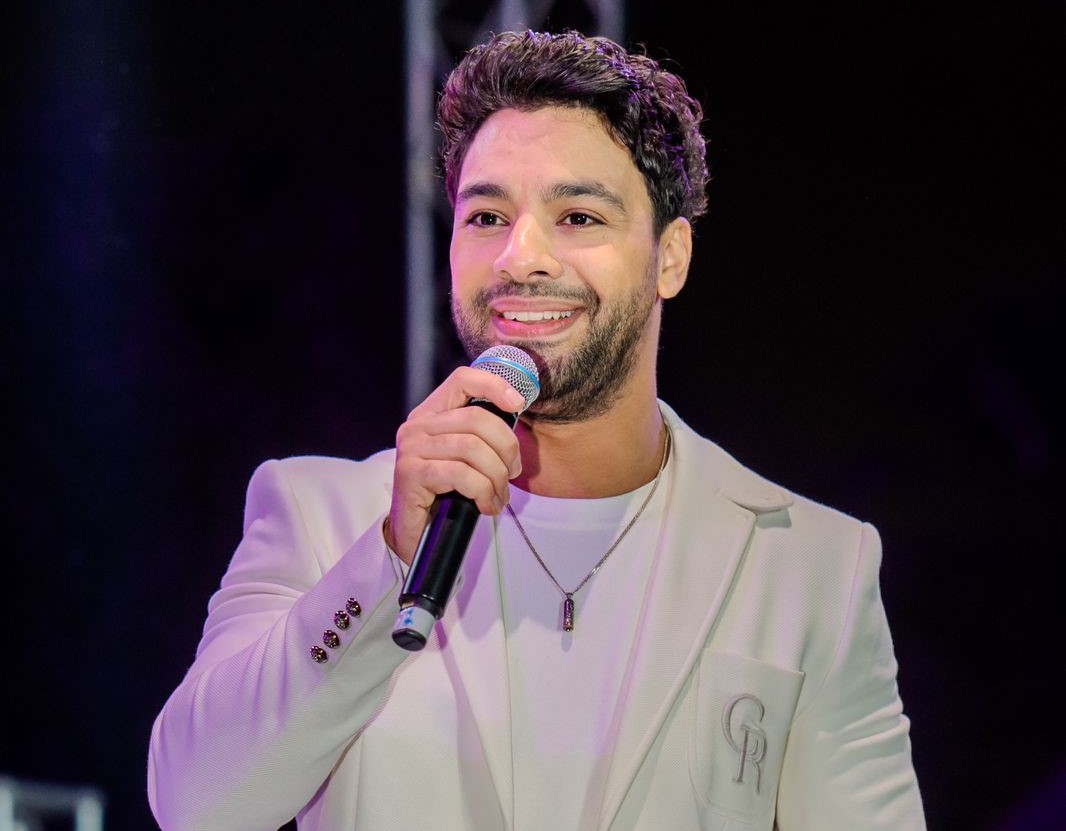 أحمد جمال يتألق بحفل” كامل العدد” بموسم الرياض