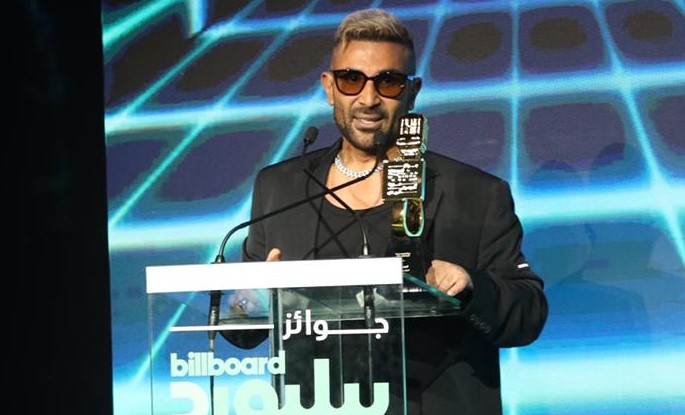 أحمد سعد يحصد جائزة أفضل دويتو بأغنية “سبب فرحتي” بحفل بيلبورد