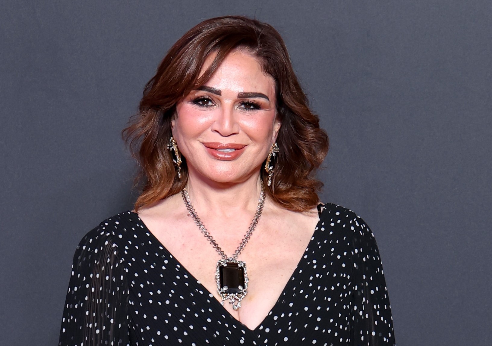 عمرو سعد يمنع إلهام شاهين من تصوير”الحب كله”