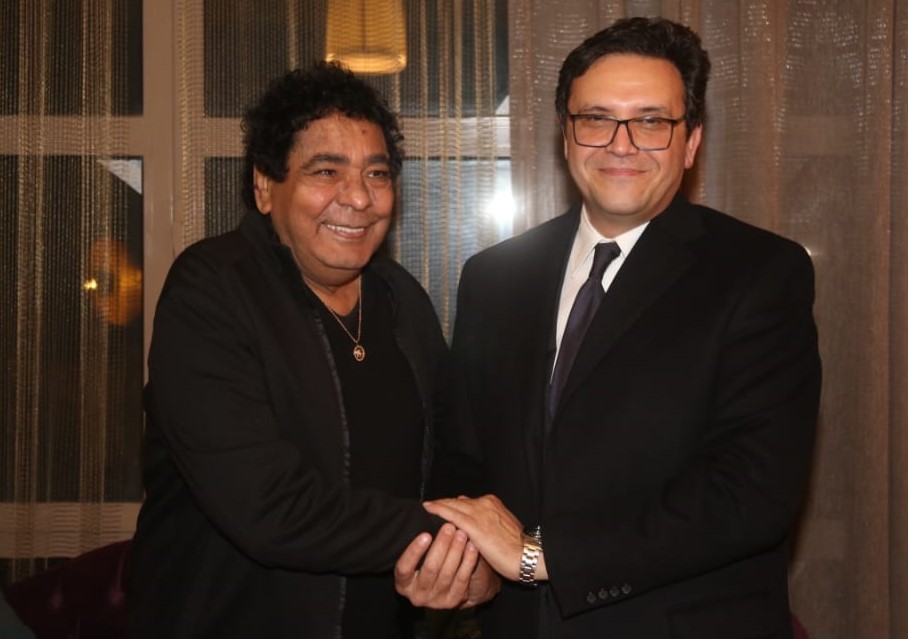 محمد منير عقب تكريمه من وزير الثقافة: فخور أني صناعة مصرية