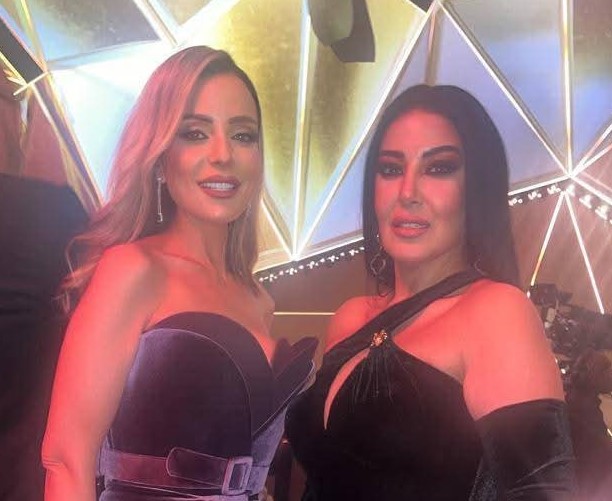 الصلح  خير.. سمية الخشاب وريم البارودى علي السجادة الخزامية لــ«جوى أورد»