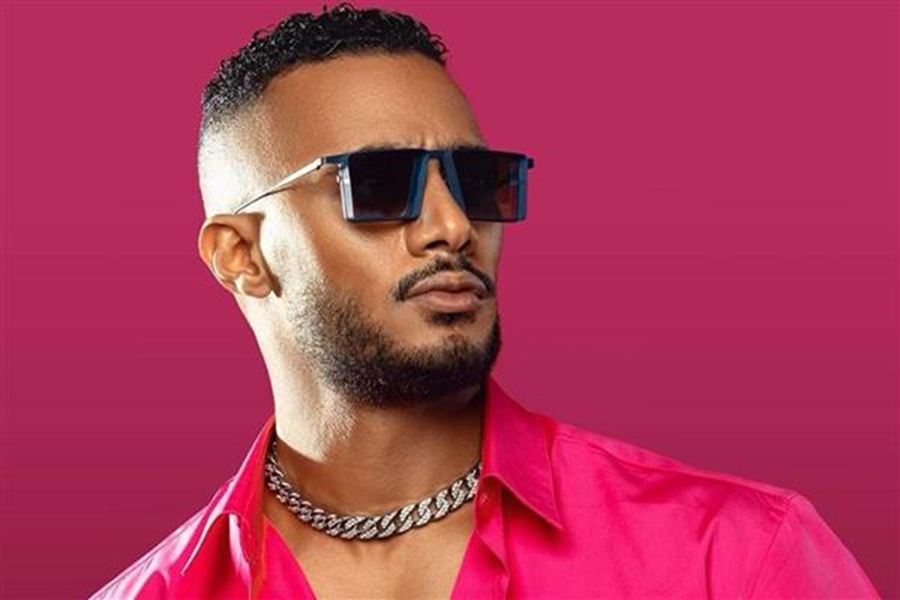 محمد رمضان مذيع “مدفع رمضان” قبل الإفطار وبعده
