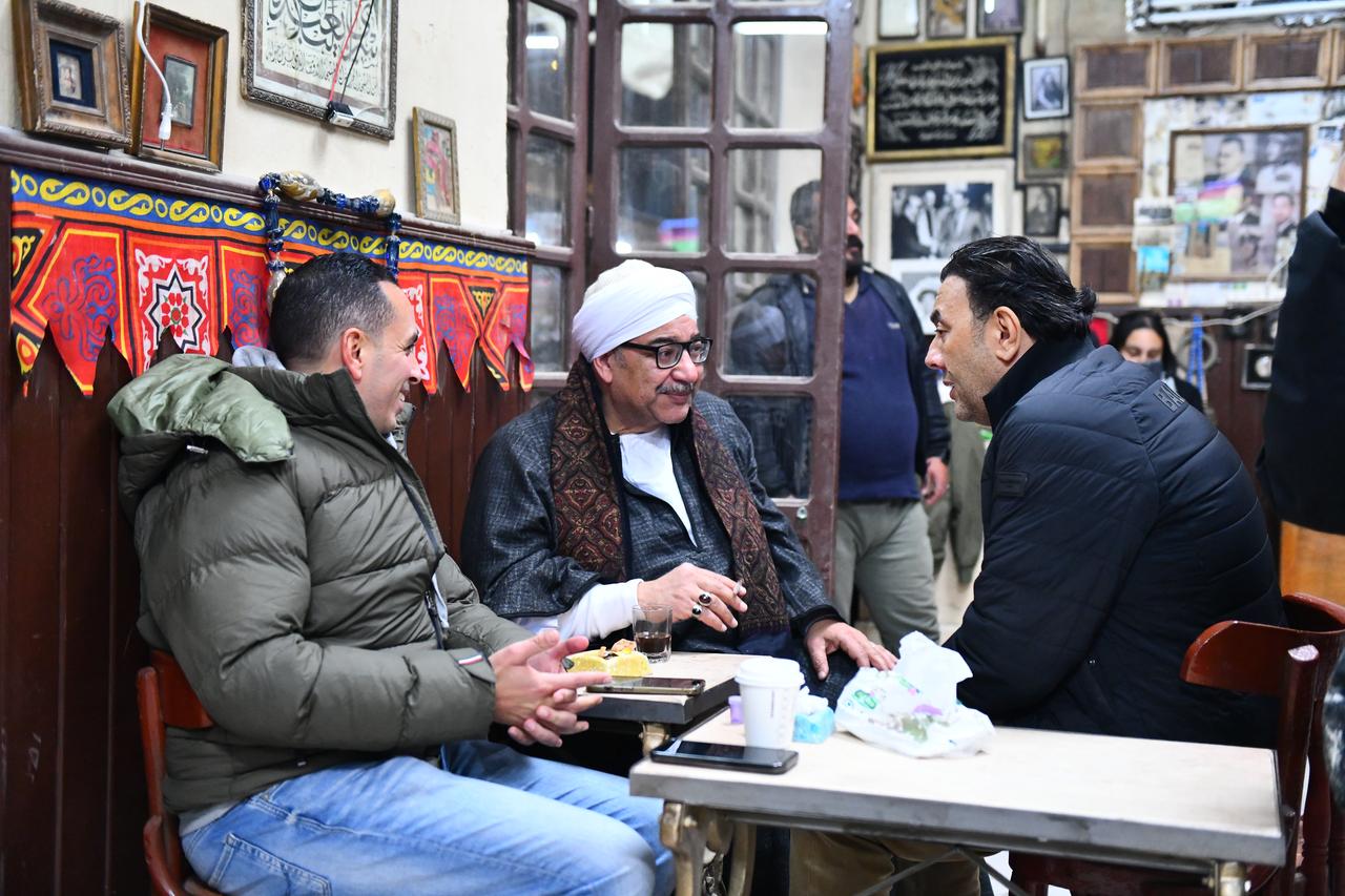 استعداداً لعرضه في النصف التاني من رمضان..عماد ربيع في موقع تصوير “قهوة المحطة”