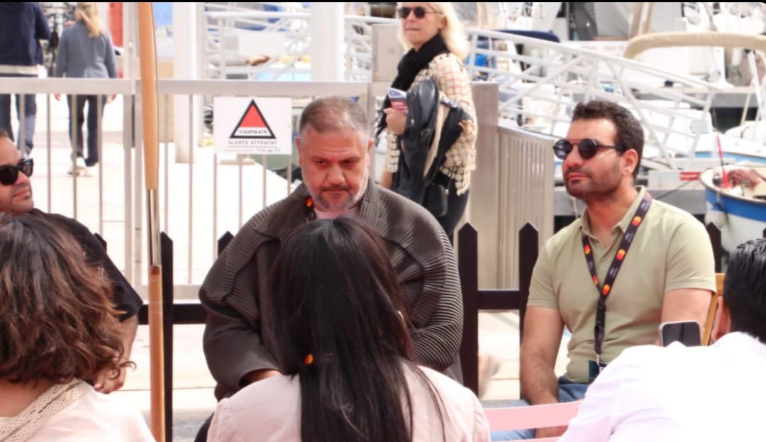 صناع الأفلام العرب الصاعدون يجتمعون في جلسة نقاشية بالجناح المصري في مهرجان كان