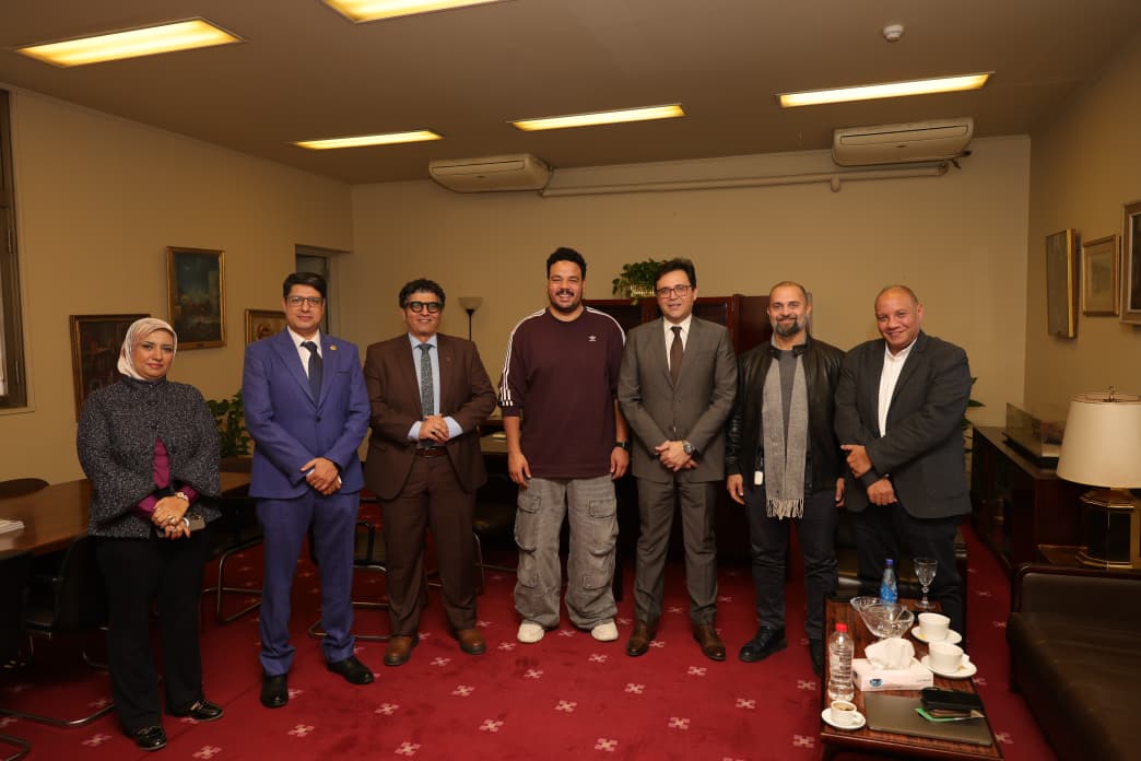 عمل مسرحي كوميدي شبابي على طاولة وزير الثقافة ومصطفى غريب | Cine Egypt