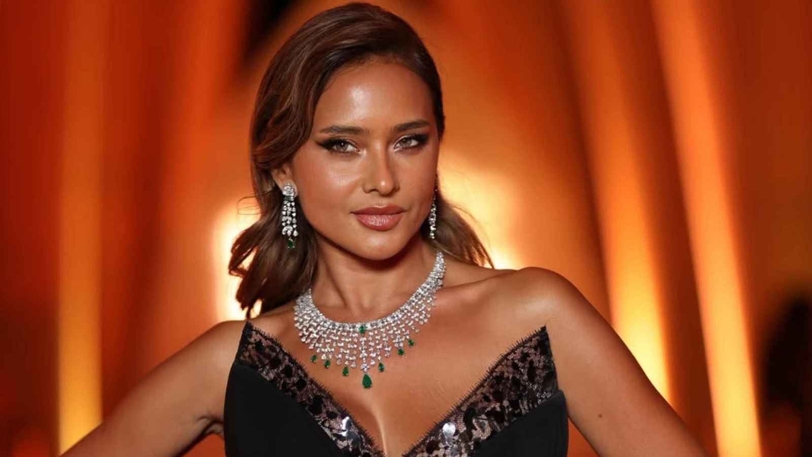 نيللي كريم تتألق في مهرجان البحر الأحمر بفيلمين: «القصص» و«جوازة ولا جنازة»