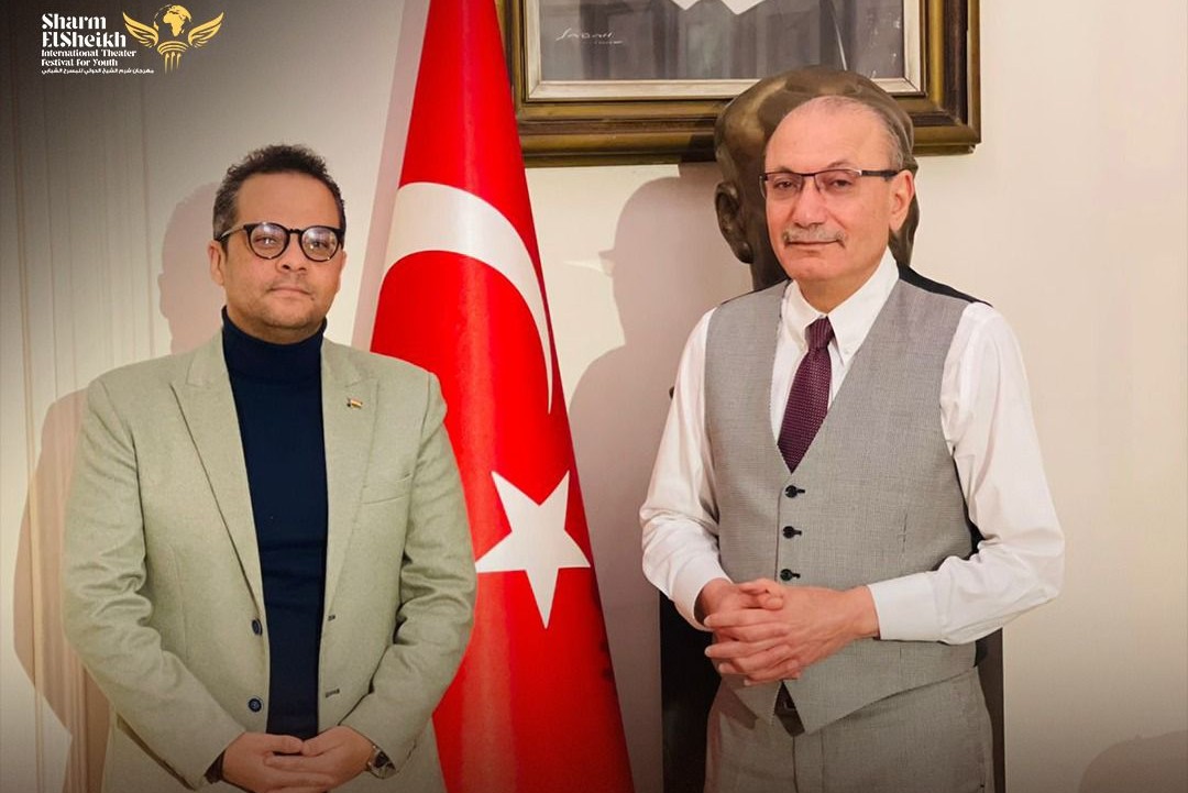 جسور مسرحية بين القاهرة وأنقرة.. مازن الغرباوي يبحث التعاون الفني مع السفير التركي