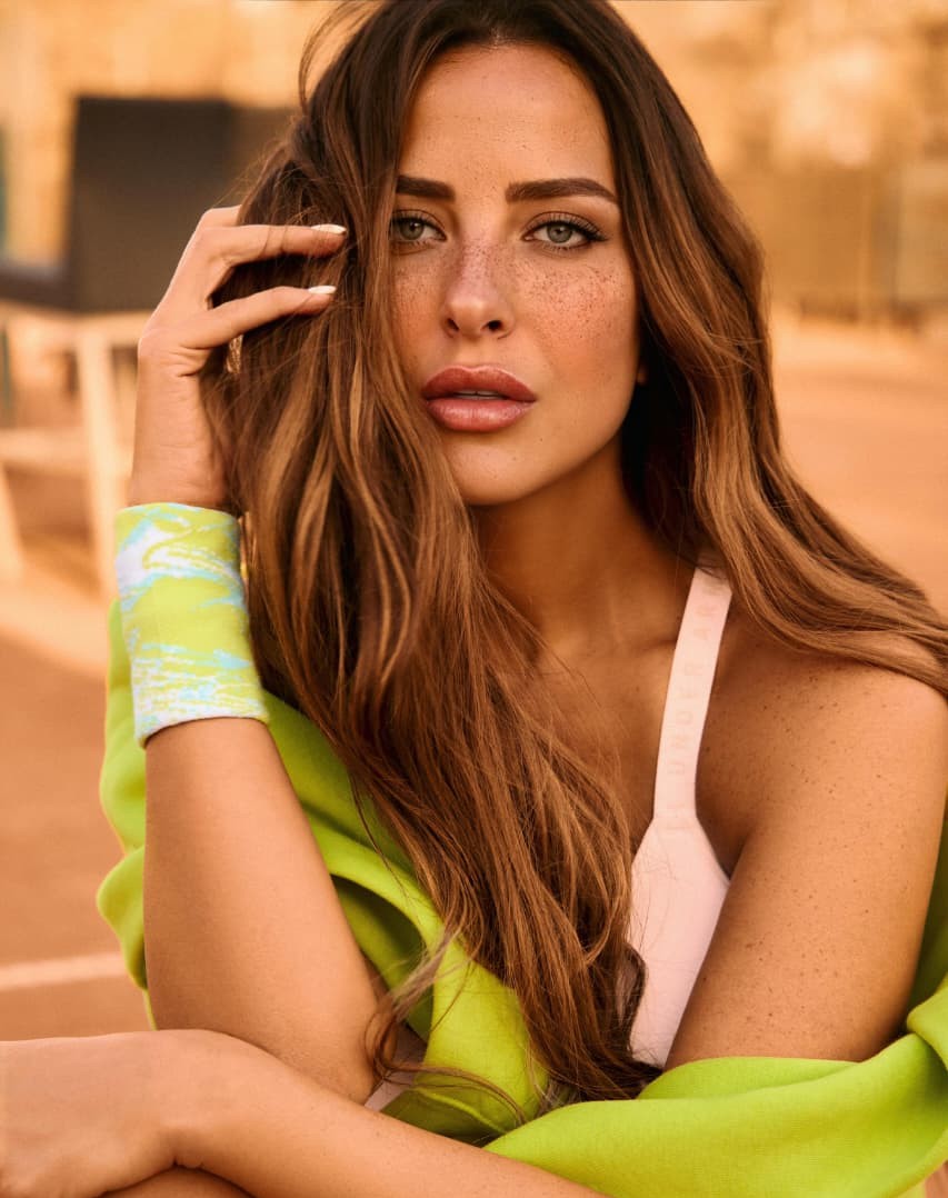 بين الدراما والملاعب.. ريم مصطفى تتألق بإطلالة رياضية لافتة قبل عرض «فن الحرب»