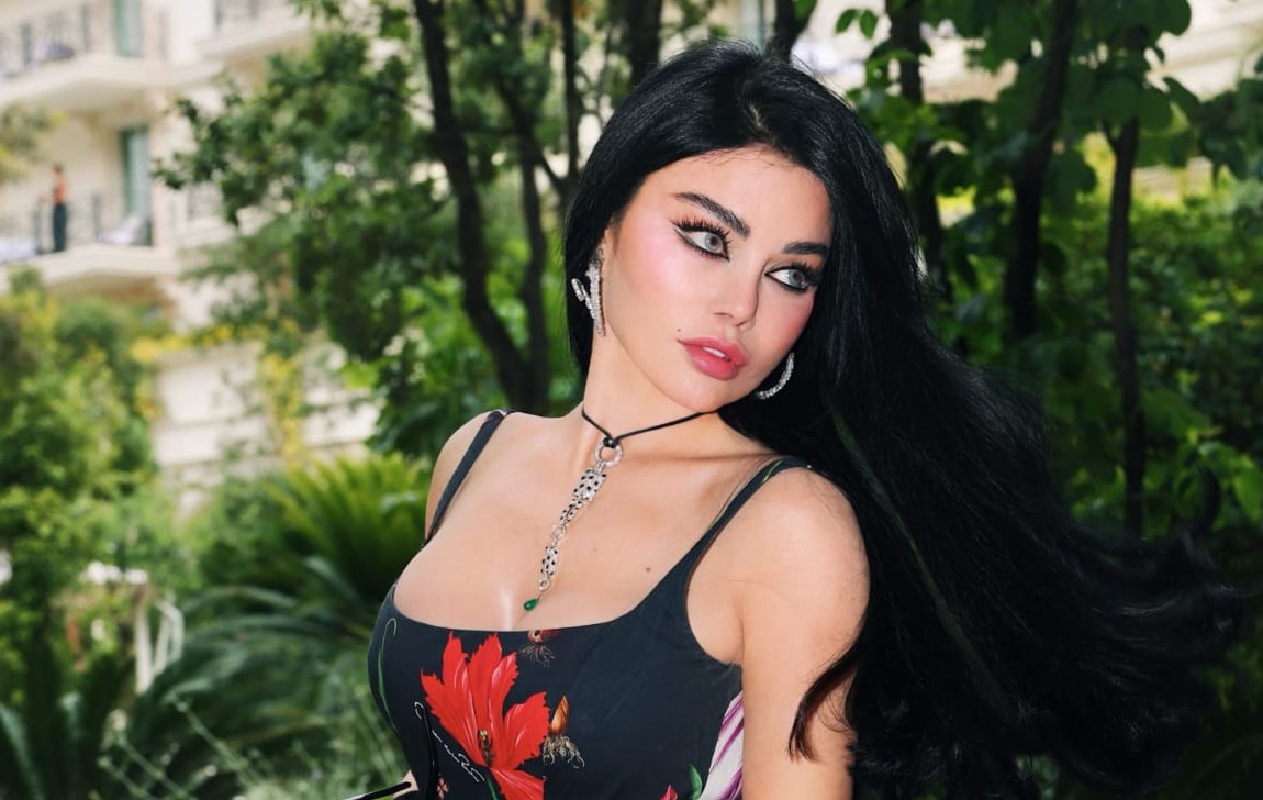 هيفاء وهبي تتألق بإطلالتين عالميتين في مهرجان كان.. وOscar de la RentaوRoberto Cavalli